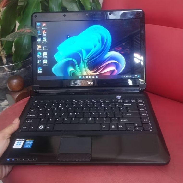 Sale Laptop Fujitsu intel core i5 Ram16Gb SSD512Gb mulus bagus
