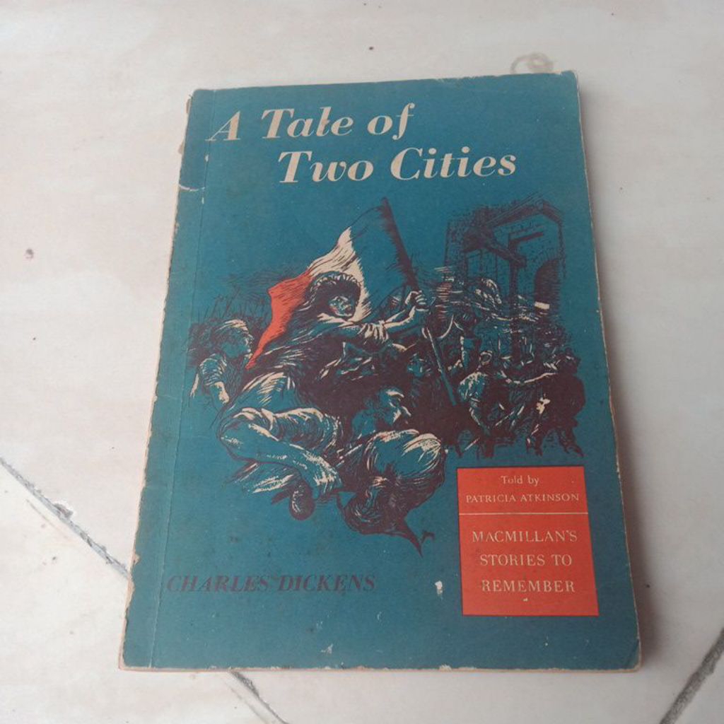 buku A tale of two cities