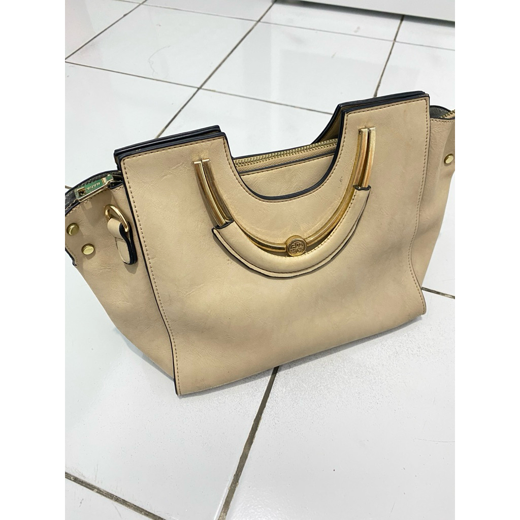 Tas Wanita merk Hana