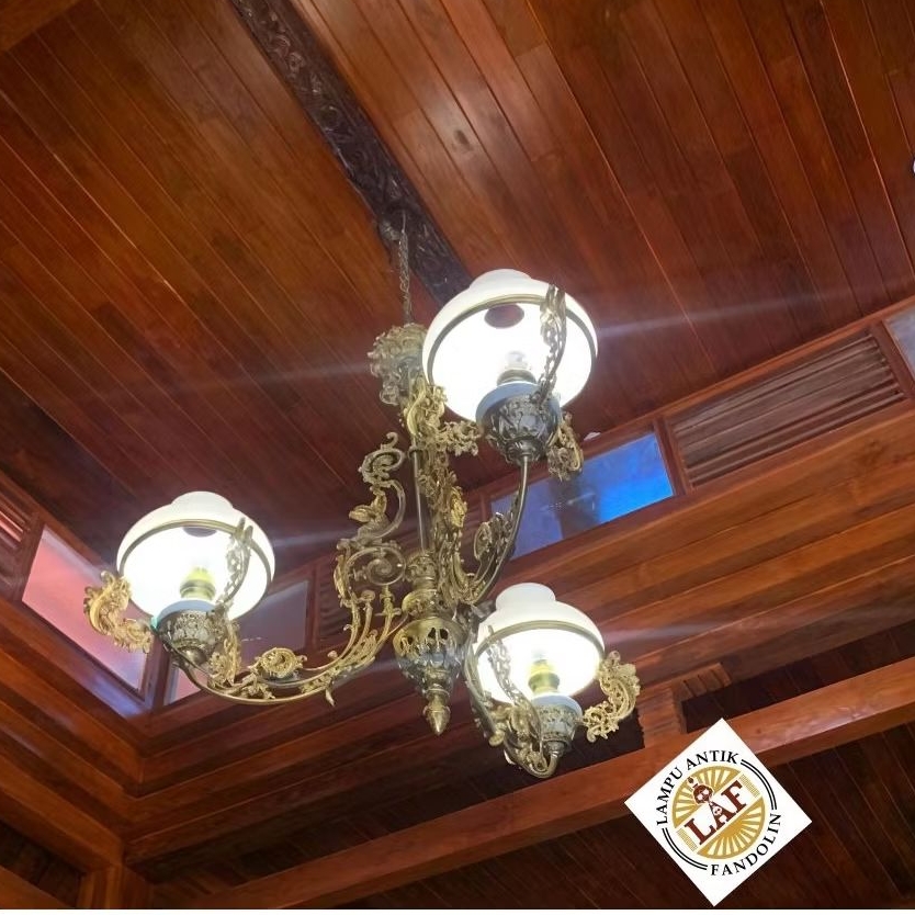 lampu gantung antik FANDOLIN klasik cabang 3 berkualitas gratis packing kayu bergaransi