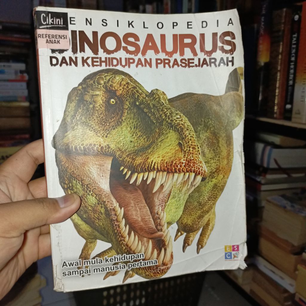Ensiklopedia Dinosaurus dan Kehidupan Prasejarah