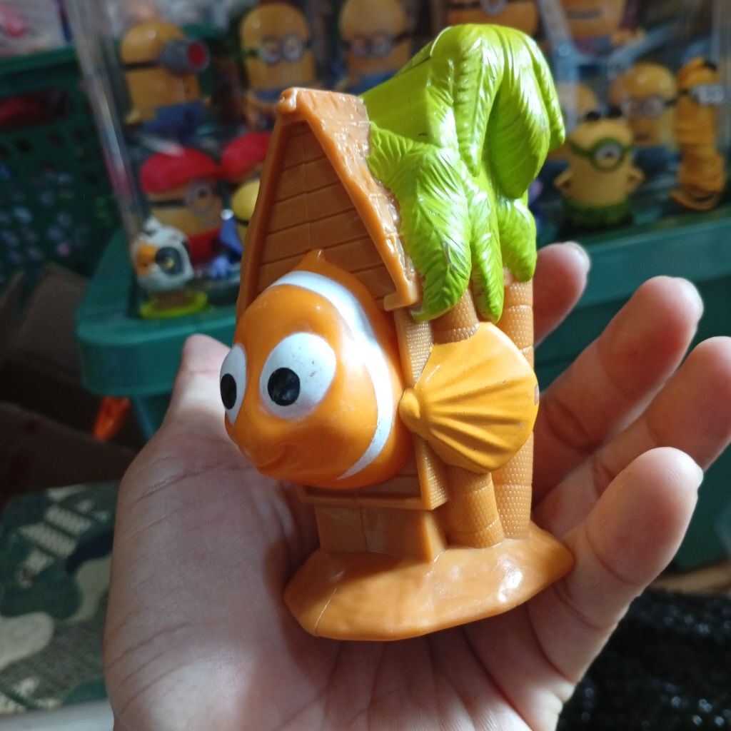 happy meal toys disney nemo figure in house