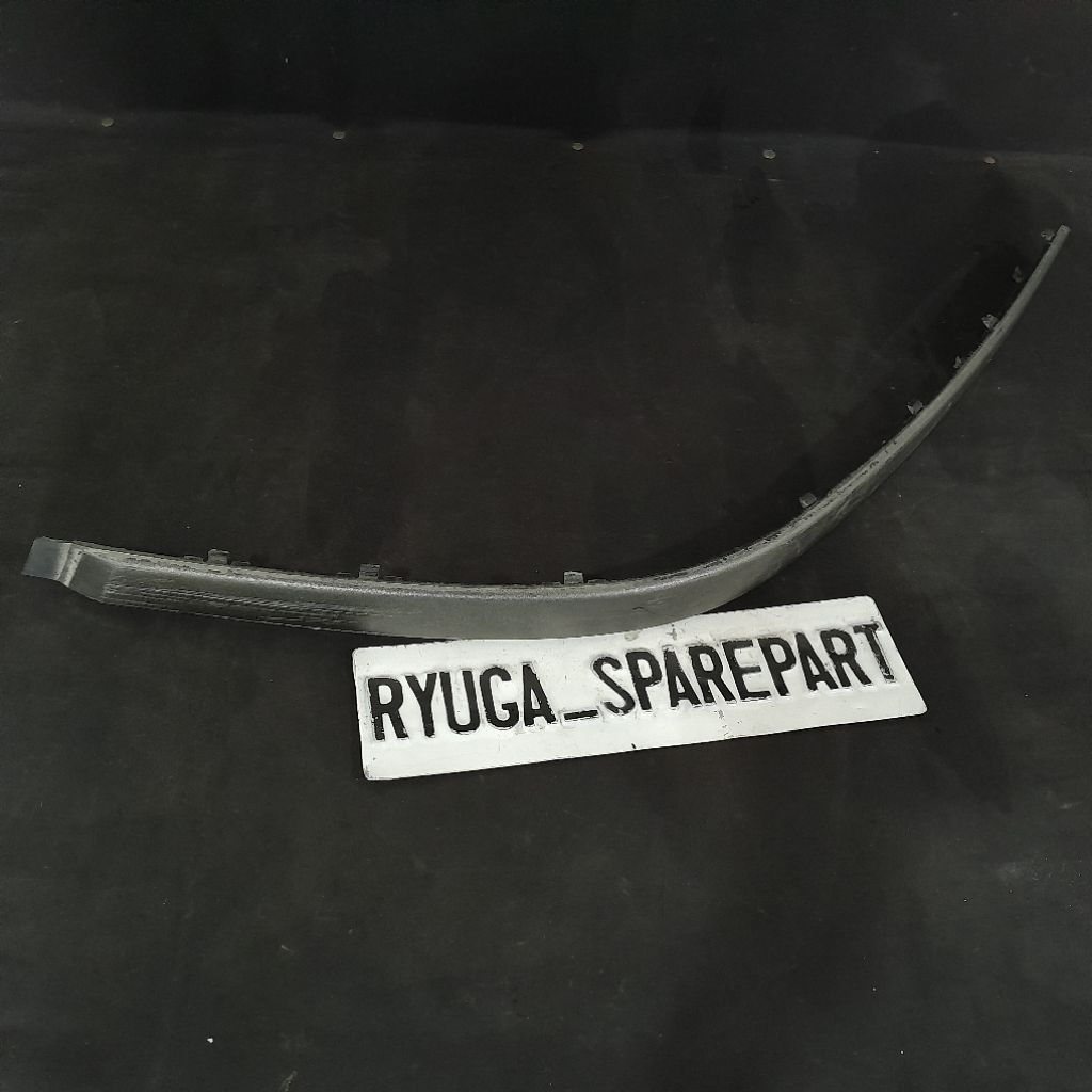 Lis Bumper Depan KIRI Original BMW E39 Pre Facelift