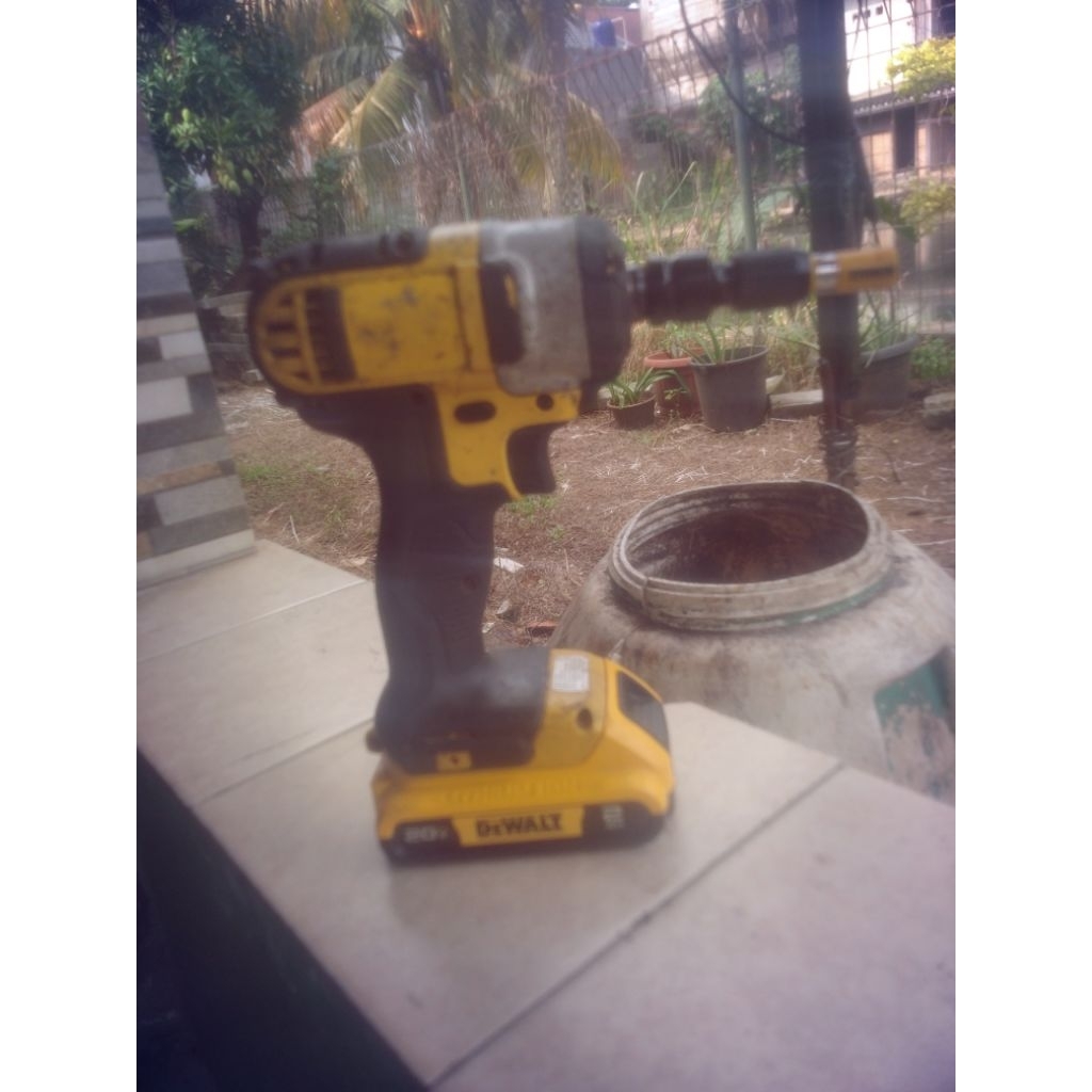 impact dewalt dcf 880