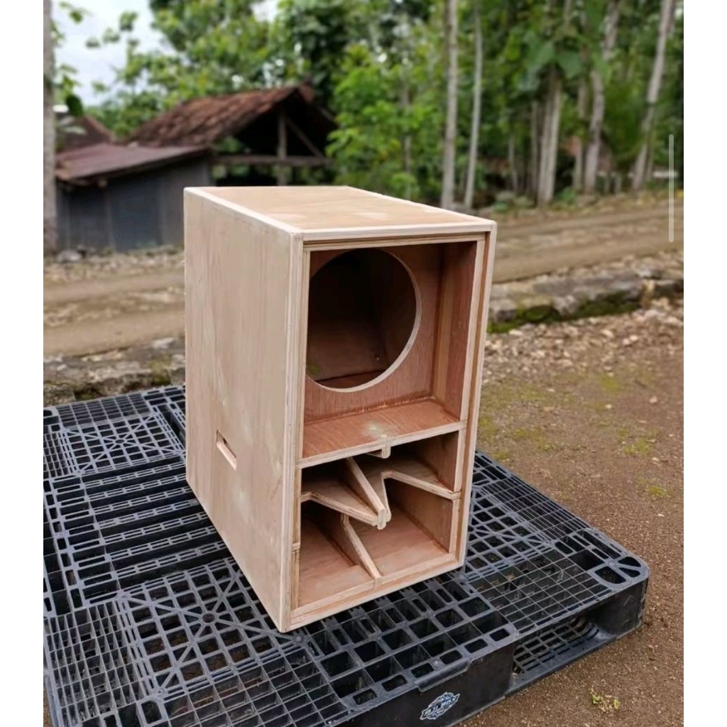 Box Speaker Model CBS 10 Inch Bahan 12mm