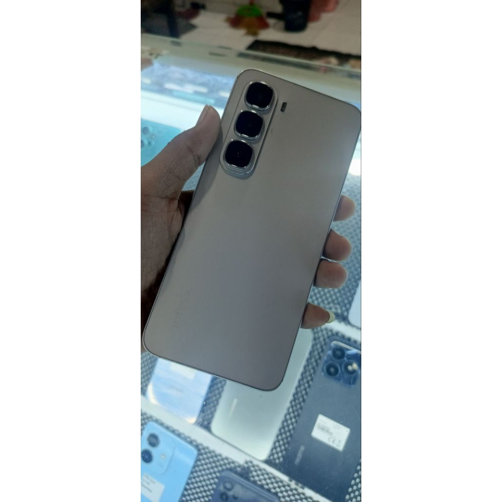 infinix hot 60i ram 8/256 second batangan