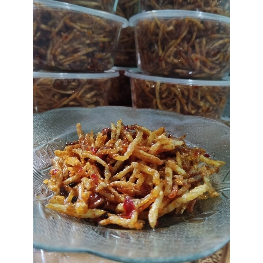 stik kentang mustofa gurih, pedas, manis