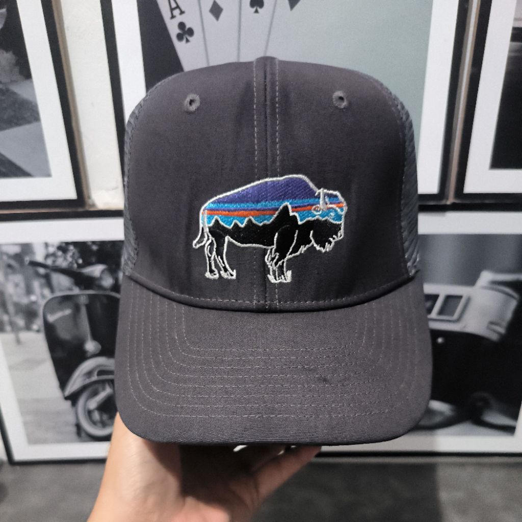 Topi Patagonia Byson Logo Trucker Original