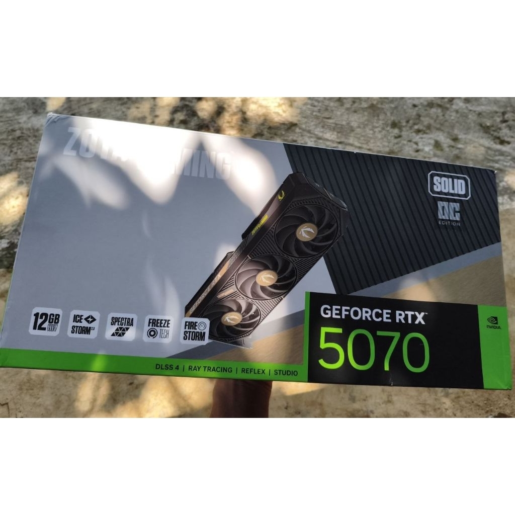 ZOTAC RTX 5070 (Masih Plastikan) Like New
