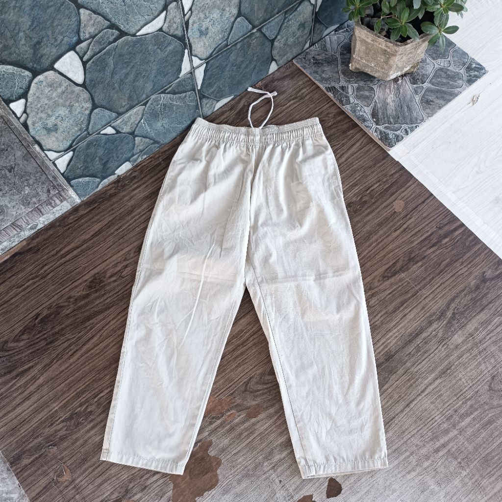 relax pants gu uniqlo cakepp ( sz 29 perhatikan pxl)