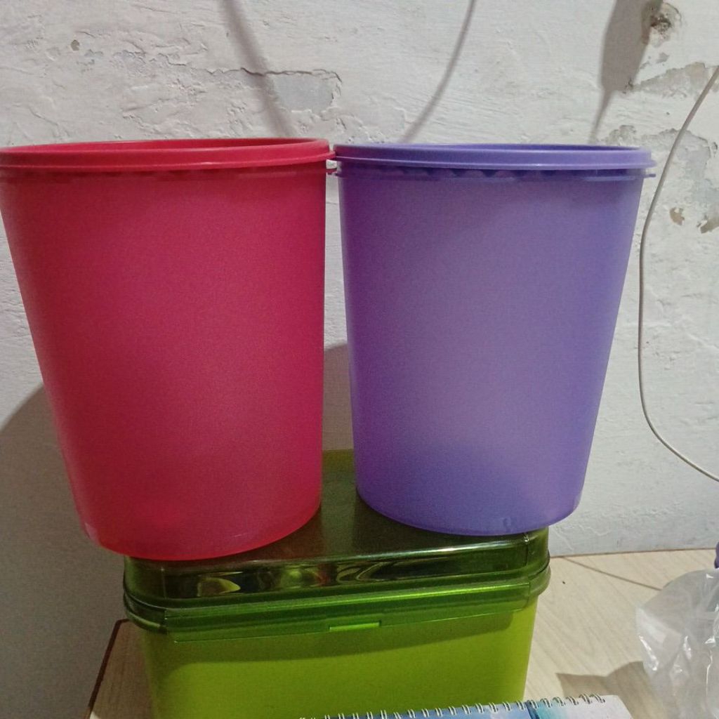 Tupperware original Deco canister ukuran 4 liter,pink dan ungu