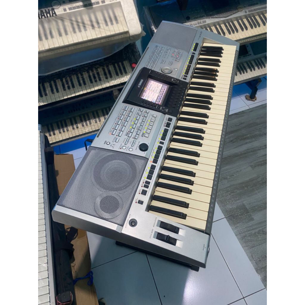 piano / keyboard Yamaha psr-3000