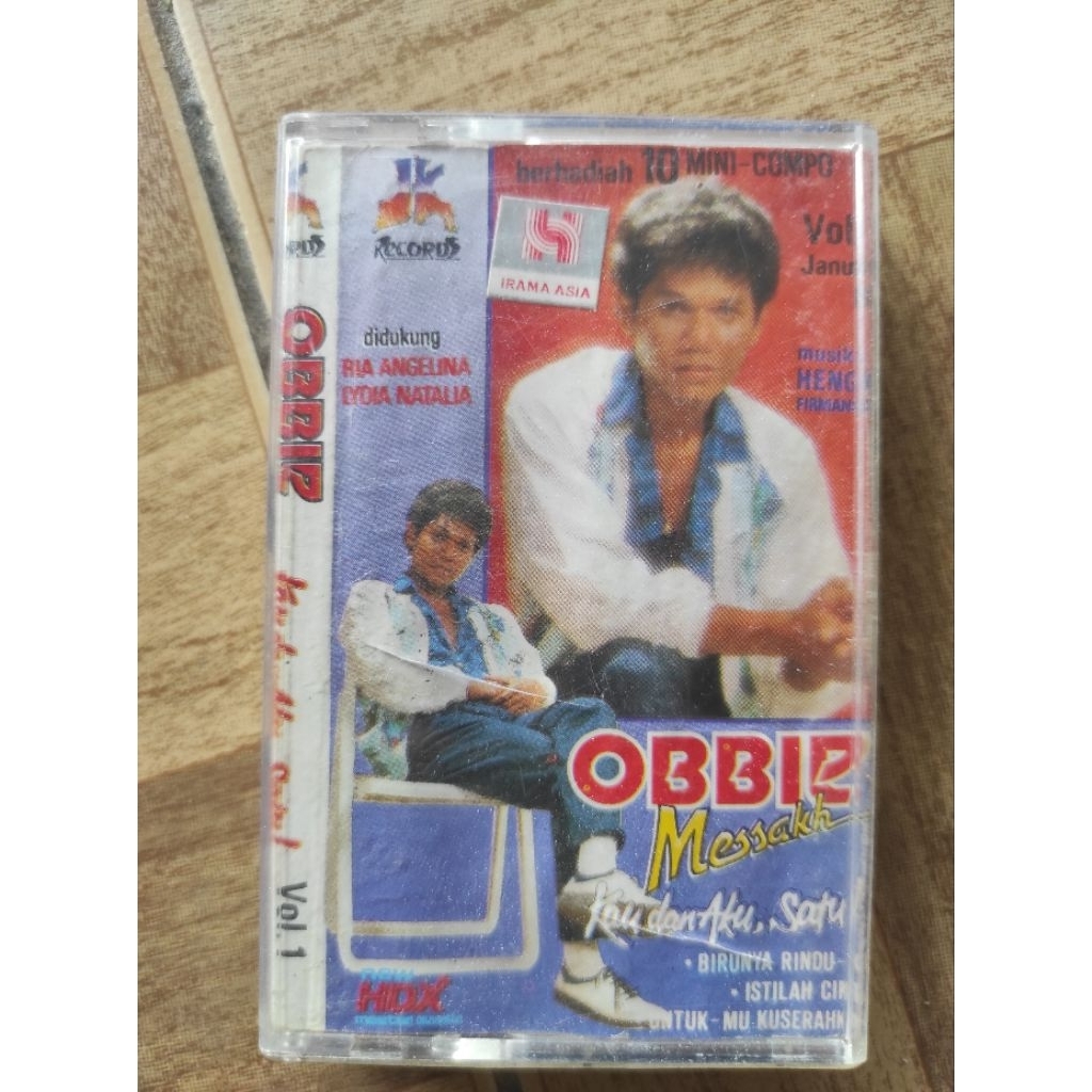 kaset pita OBBIE MESSAKH "kau dan aku satu"
