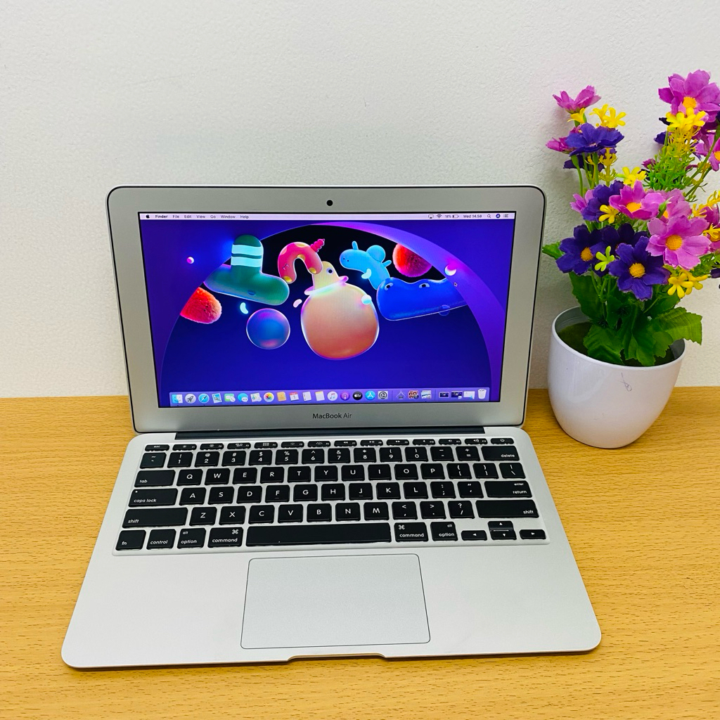 MACBOOK AIR 11inch-2013 RAM 4gb SSD 128 SECOND ORIGINAL