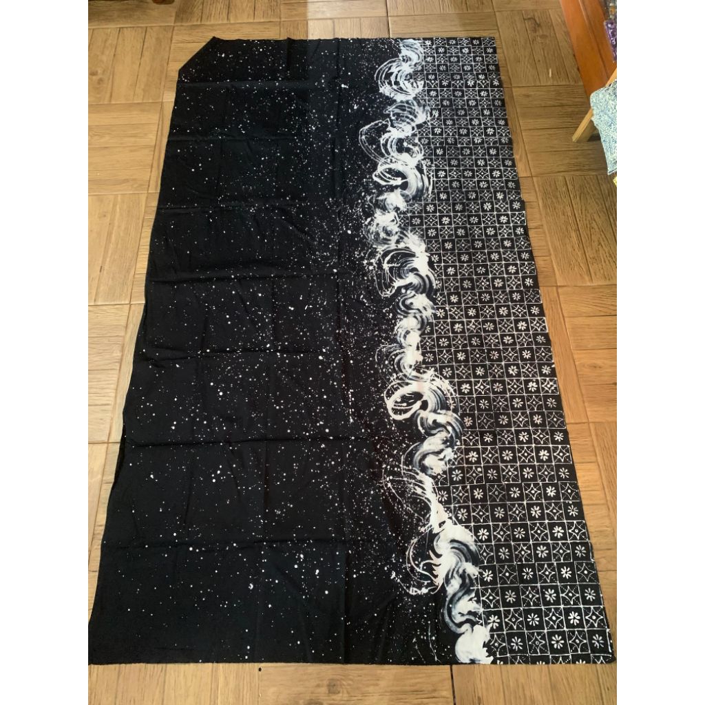 BATIK KOMBINASI HITAM PUTIH MOTIF BUNGA