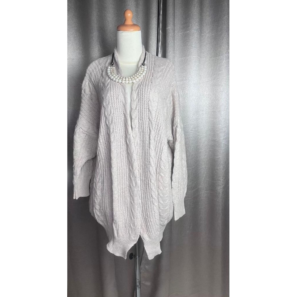 sweater rajut krem motif kepang ld 140 jumbo