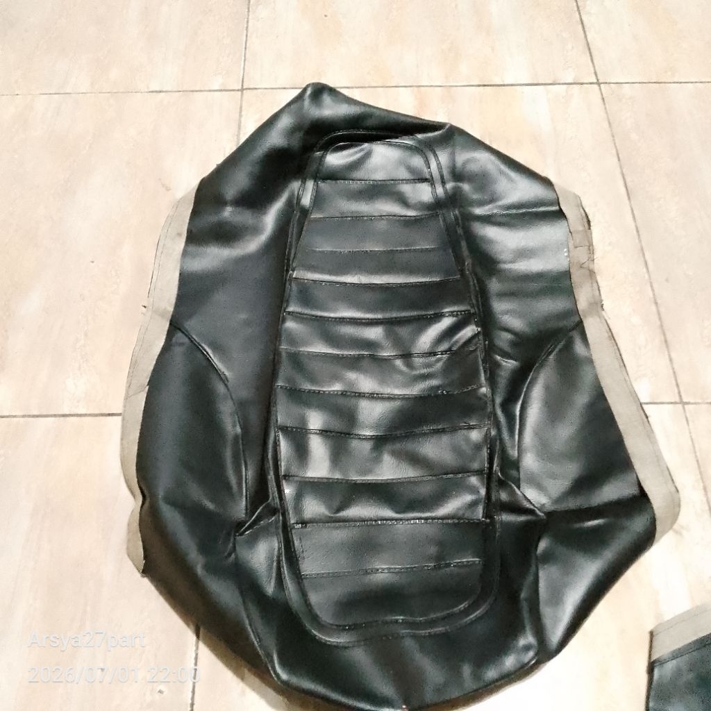 Cover Kulit Sarung Jok Sadel Honda CG 110 CG 125 CB 100 CB 125 CB100 CB125 NOS