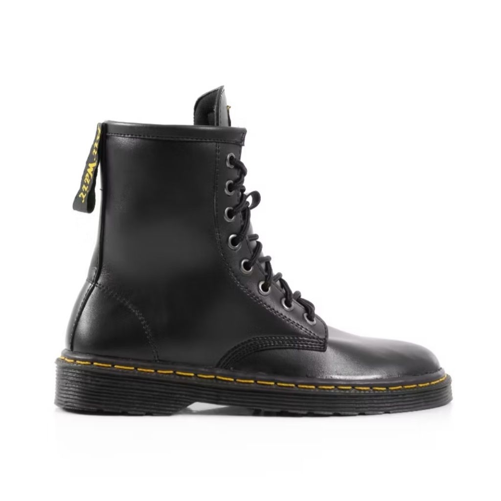Sepatu Docmart Tinggi Boots Pria 8 Hole Hitam Original - ONETRACK