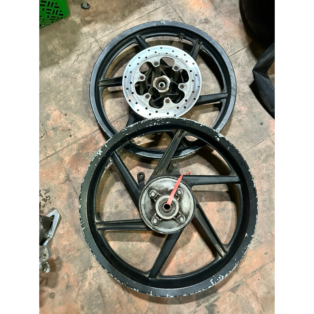 Velg racing bajaj pulsar R17 original