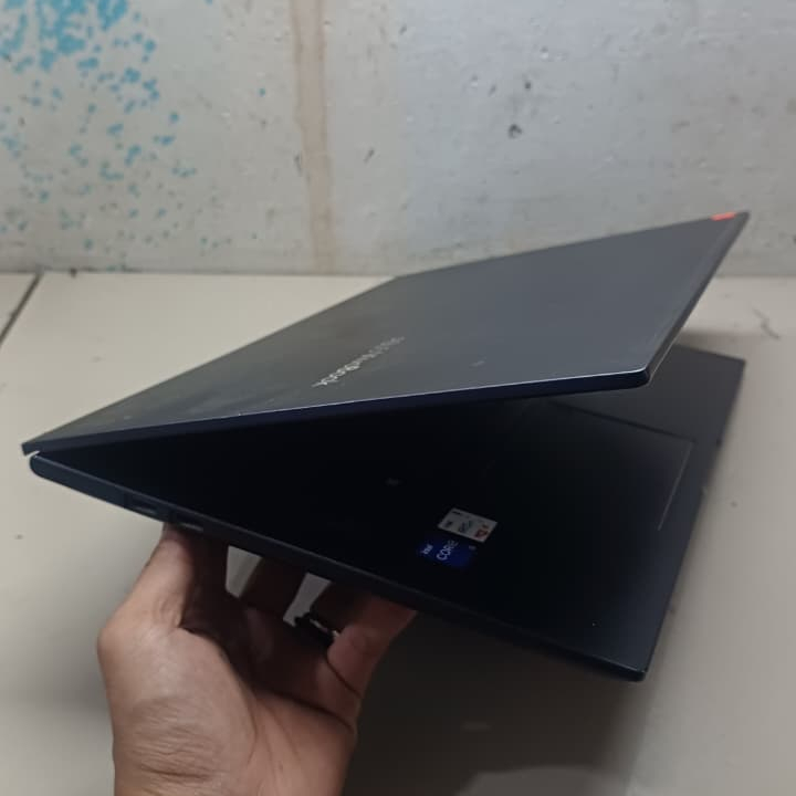 Dijual Laptop Asus K513E core i5 gen 11 ram 4GB minus lelet kalau dipakai sudah bekas service 15,6 i