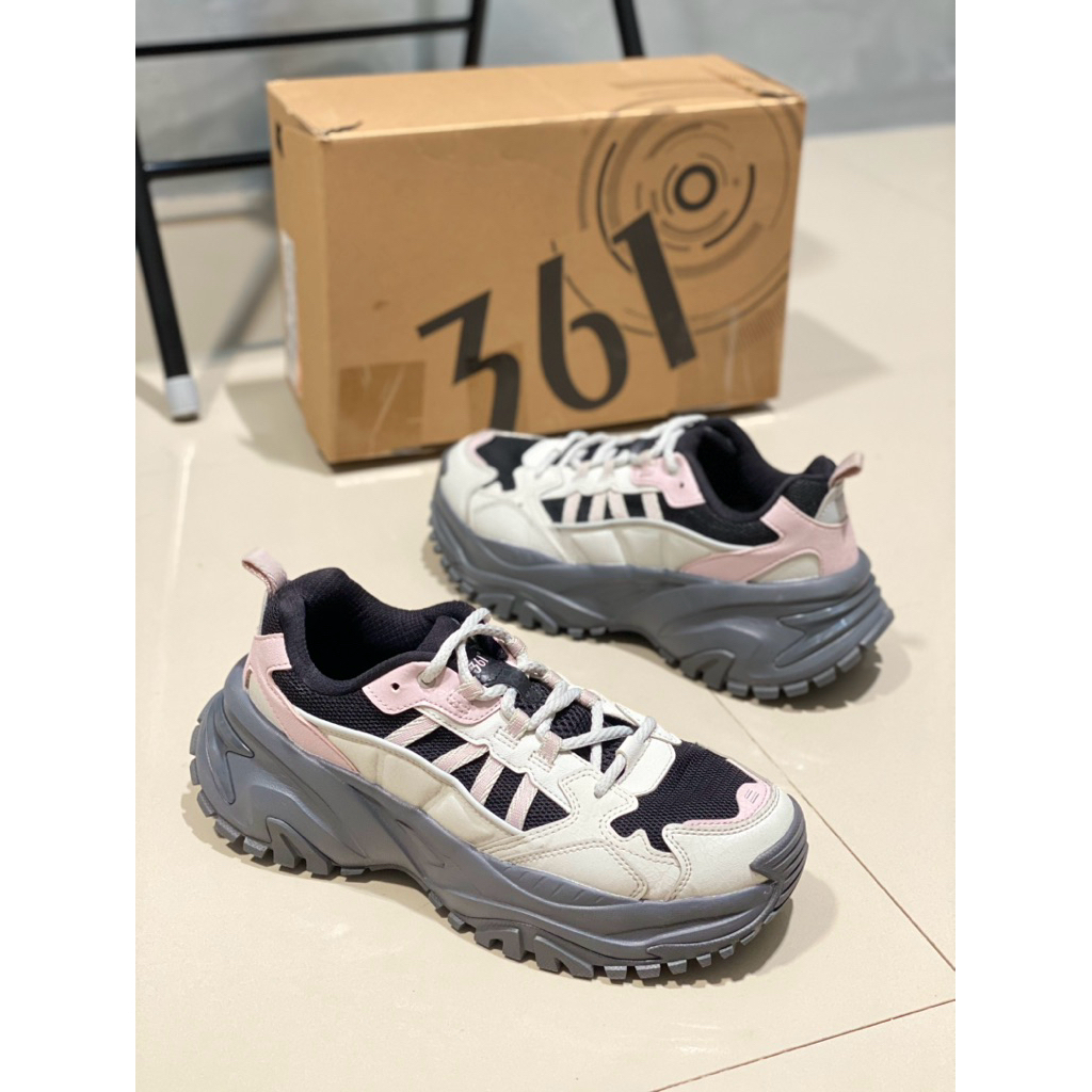 sepatu running 361
