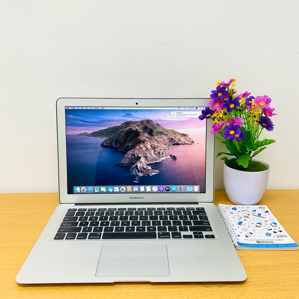 MACBOOK AIR 2017 13-inch i7 RAM  8 SSD 256 SECOND ORIGINAL
