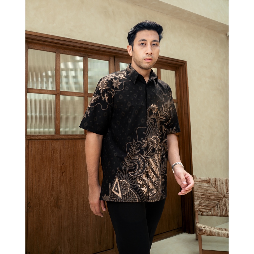 Batik Ayman - RAKARSA BLACK LENGAN PENDEK | Kemeja Batik Pria Katun Premium