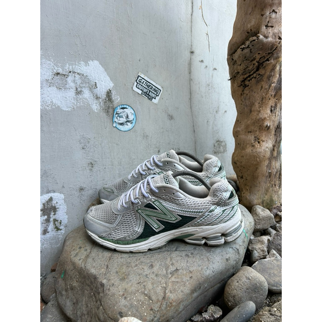 New Balance 860 V2 Silver Green