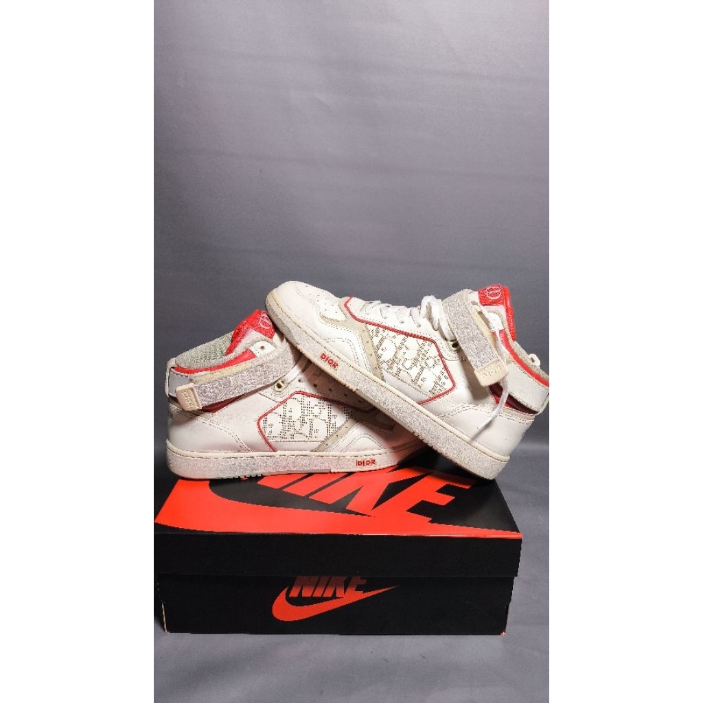 Sepatu casual sneakers daily Dior B27 High Second bekas