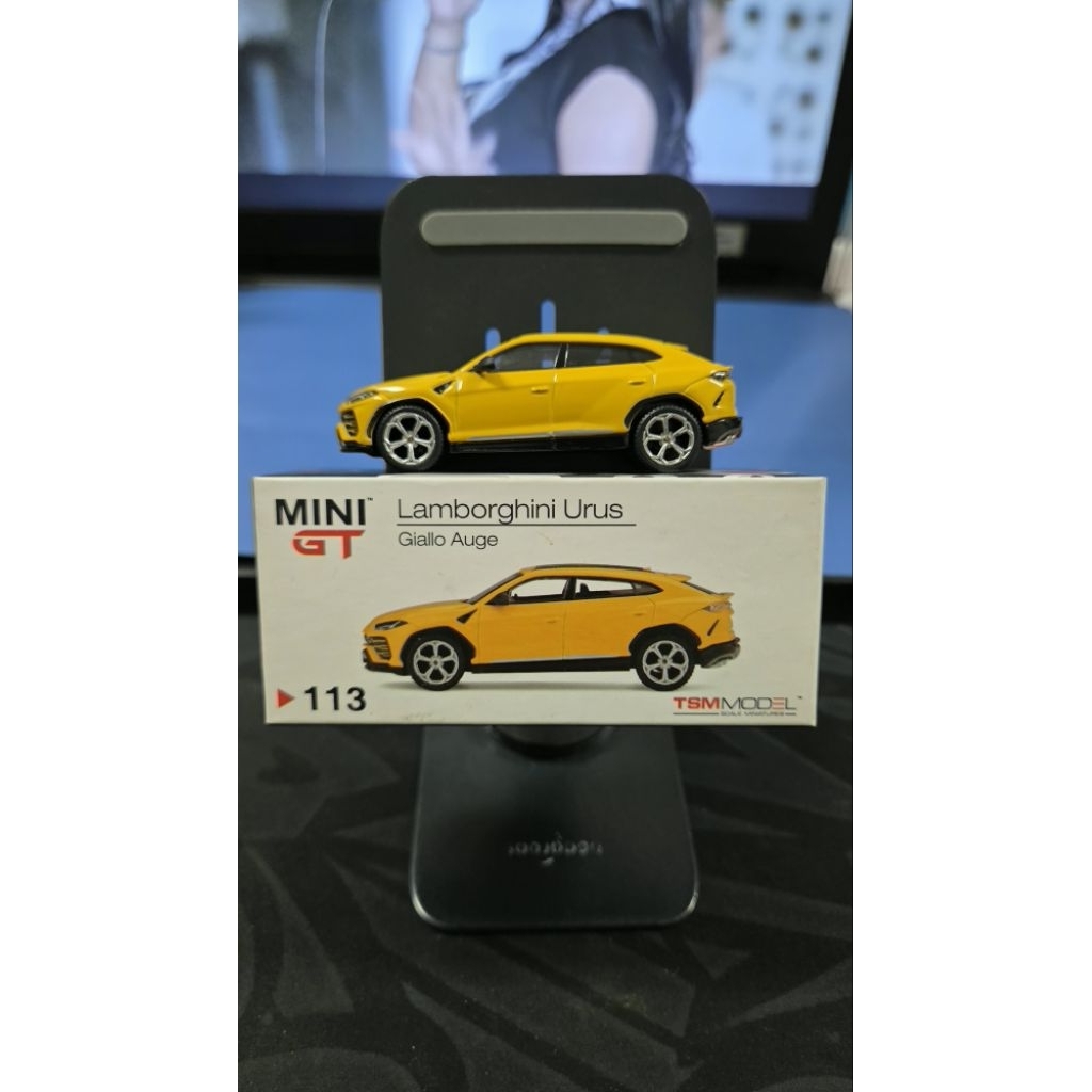 mini gt lamborghini urus giallo auge yellow