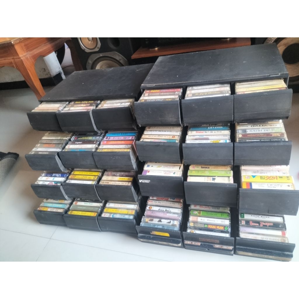 Rak kaset pita