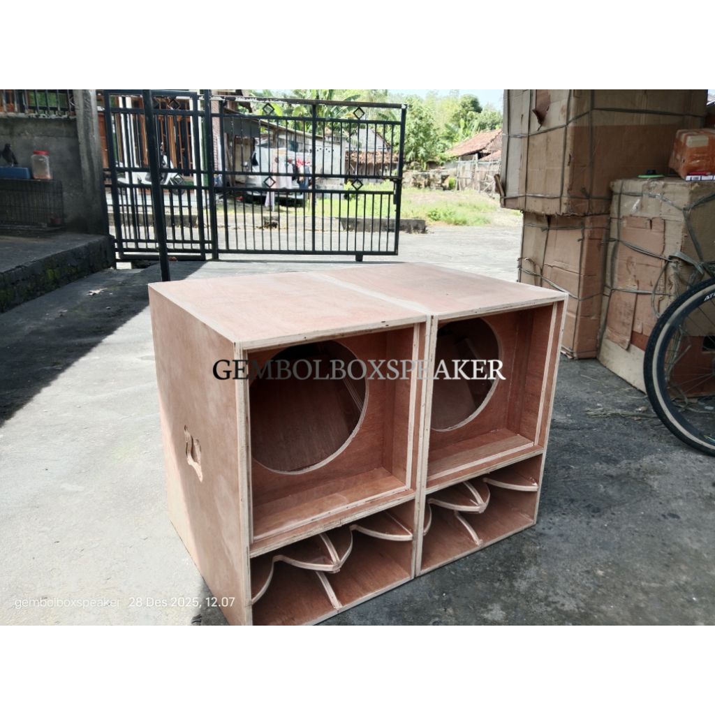 Box Speaker CBS Nogosari 15 inch
