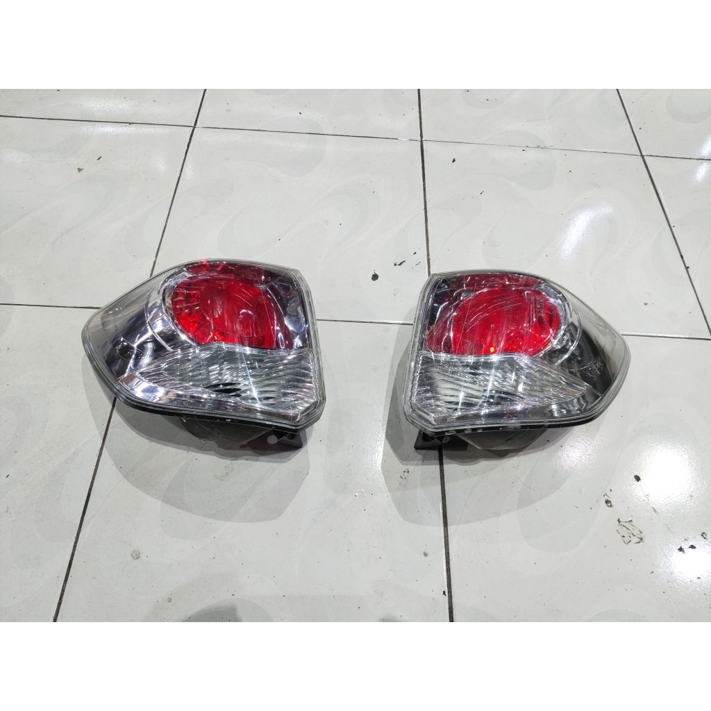 stoplamp toyota fortuner vnt 2014-2017 original. lampu belakang fortuner 2014-2017 original