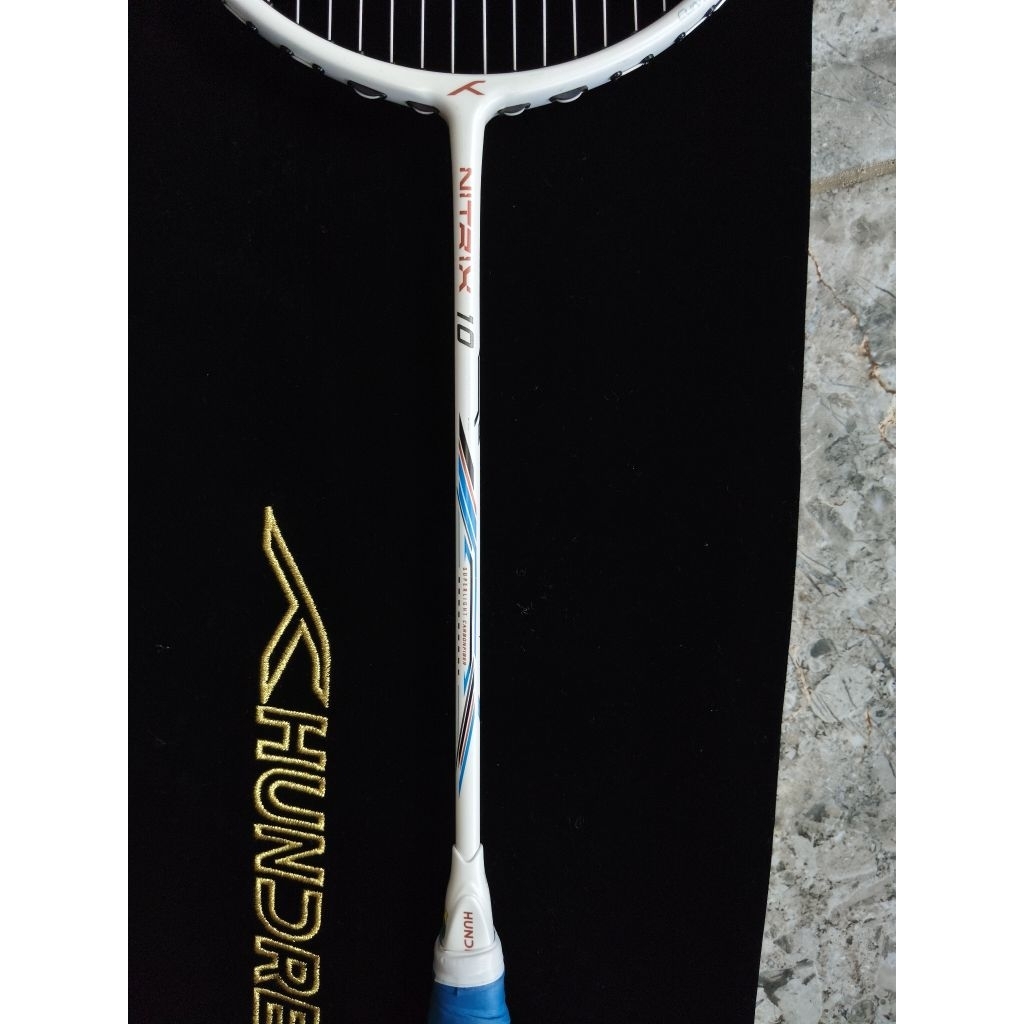 Hundred nitrix 10 4ug6 second raket badminton