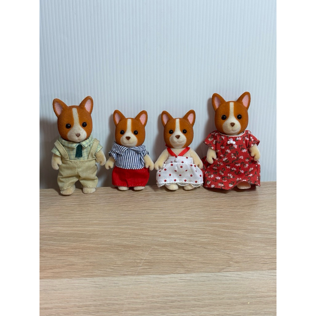 Sylvanian Families - Corgi Family Handgripped