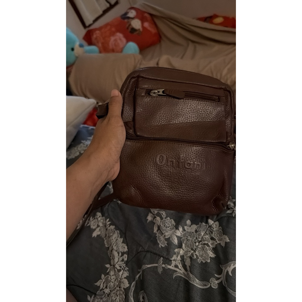 sling kulit christian ontani muat Hp