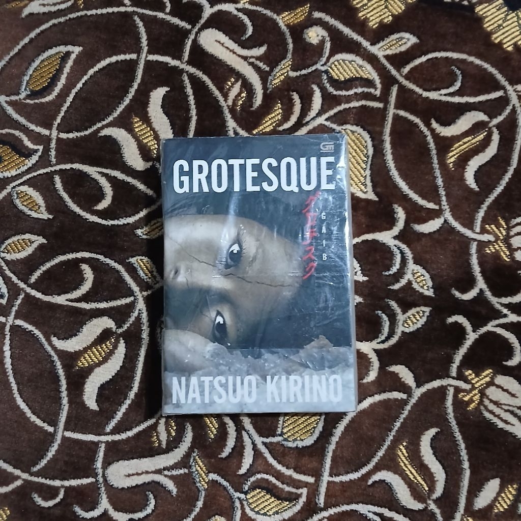 Novel Grotesque