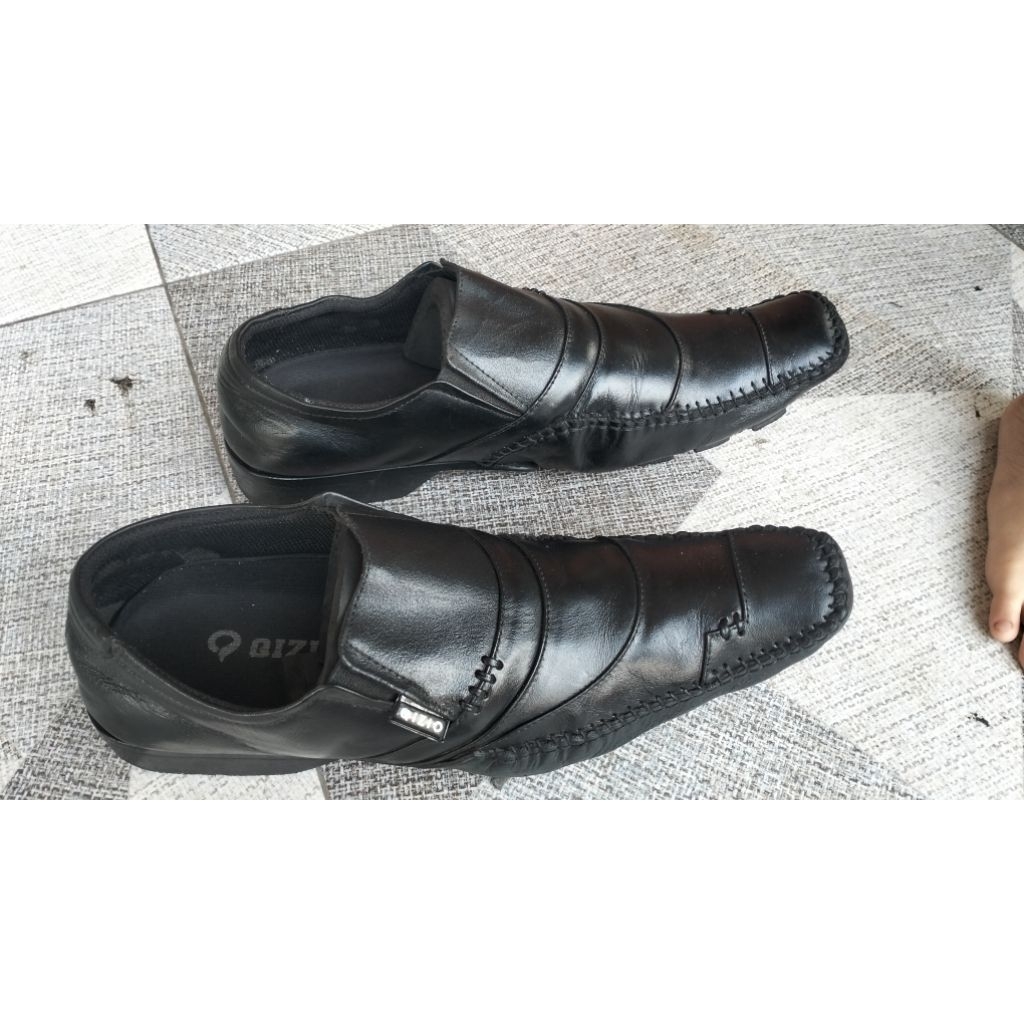 sepatu pantofel kulit Qizio 39 second