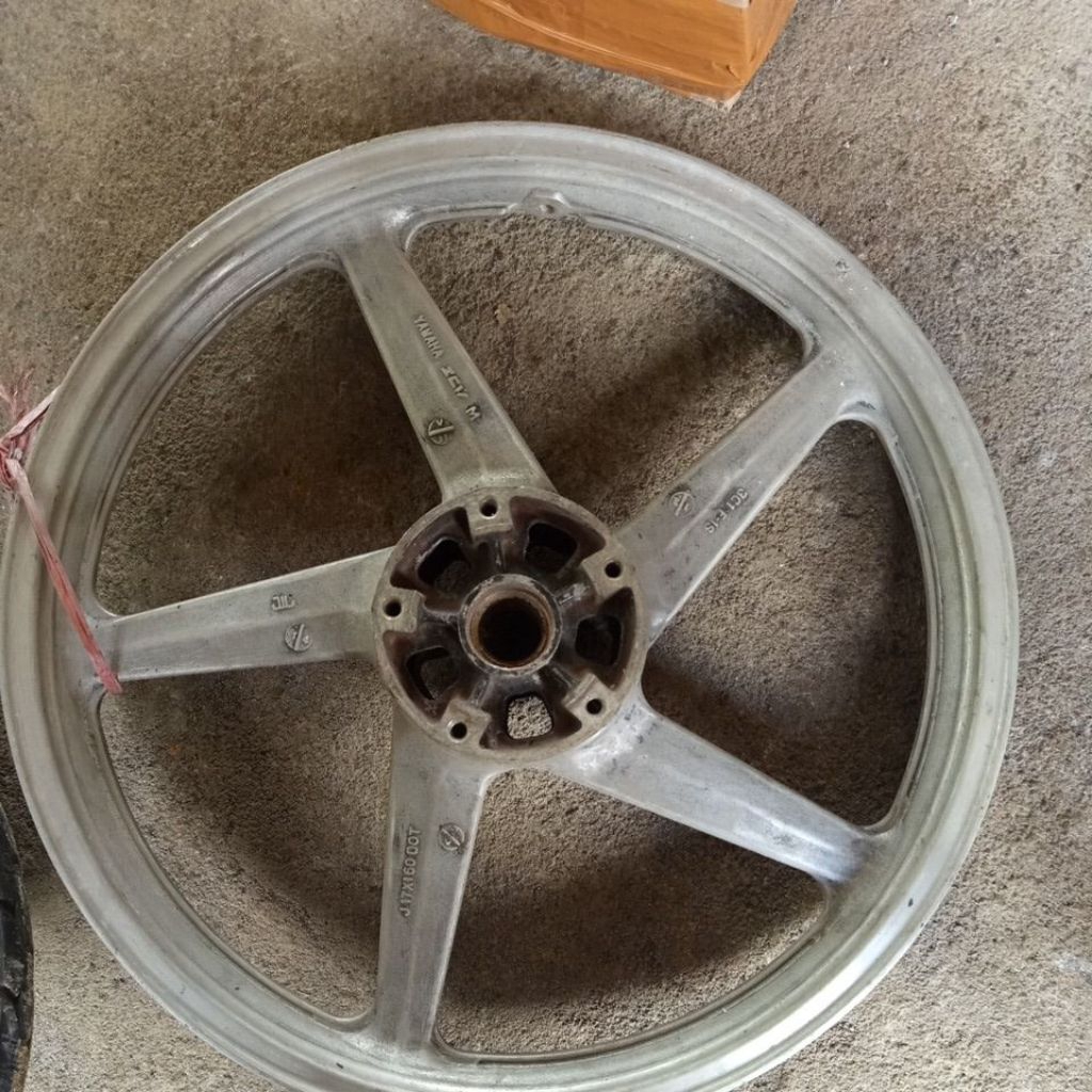 pelek depan vixion old