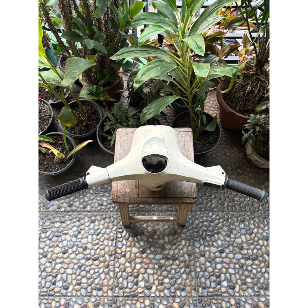 Stang Asbak Vespa Sprint/Super Ori N2 Utuh