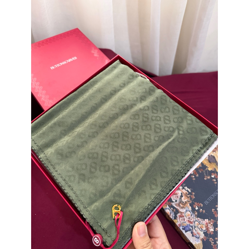 Buttonscarves Scarf Tapis Emboss New Sale
