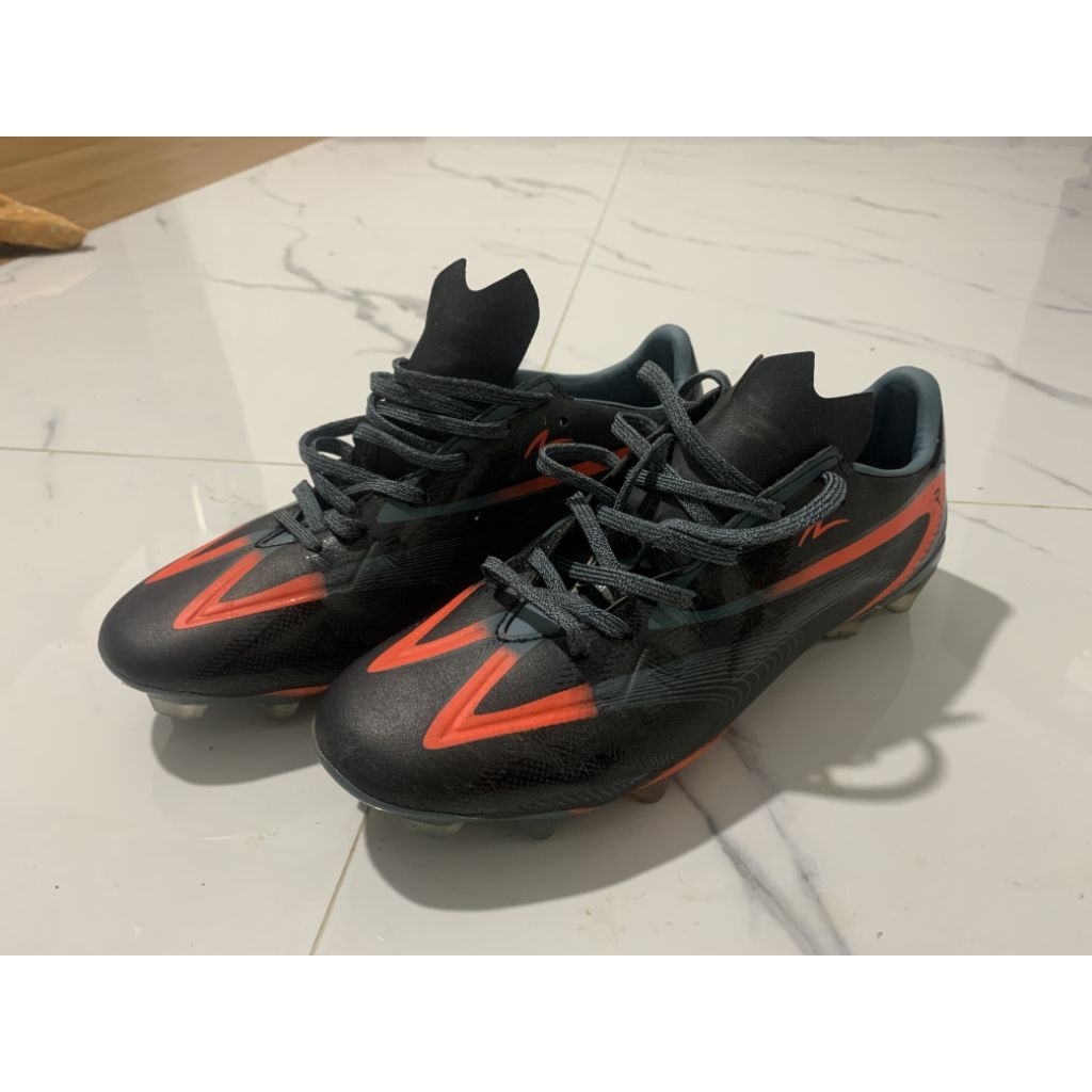 Specs galactika morph Sepatu bola second 41 original