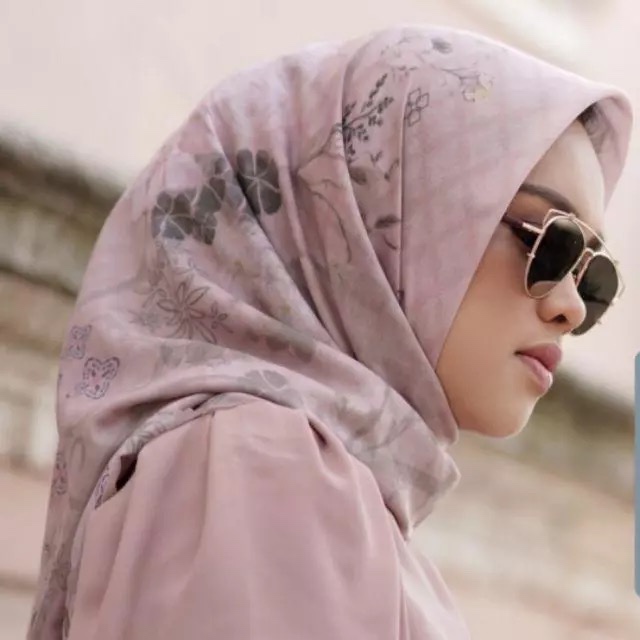 Hijab Wanita Buttonscarves - The Sofya Voal Square XL - Original - Kofte