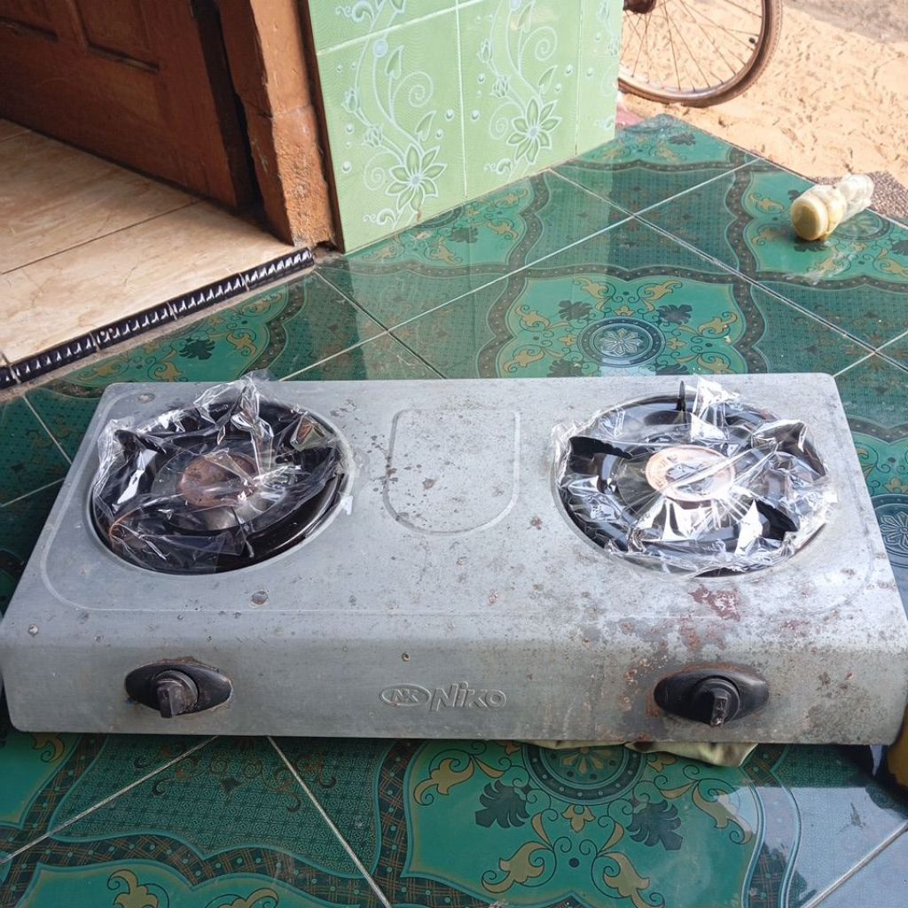 Kompor Gas 2 Tungku Stainless Steel Niko Rekondisi Tahan Lama dengan Pemantik Praktis