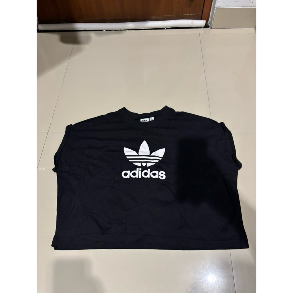 Tshirt Adidas Women Trefoil Second Like New Original Product 100%