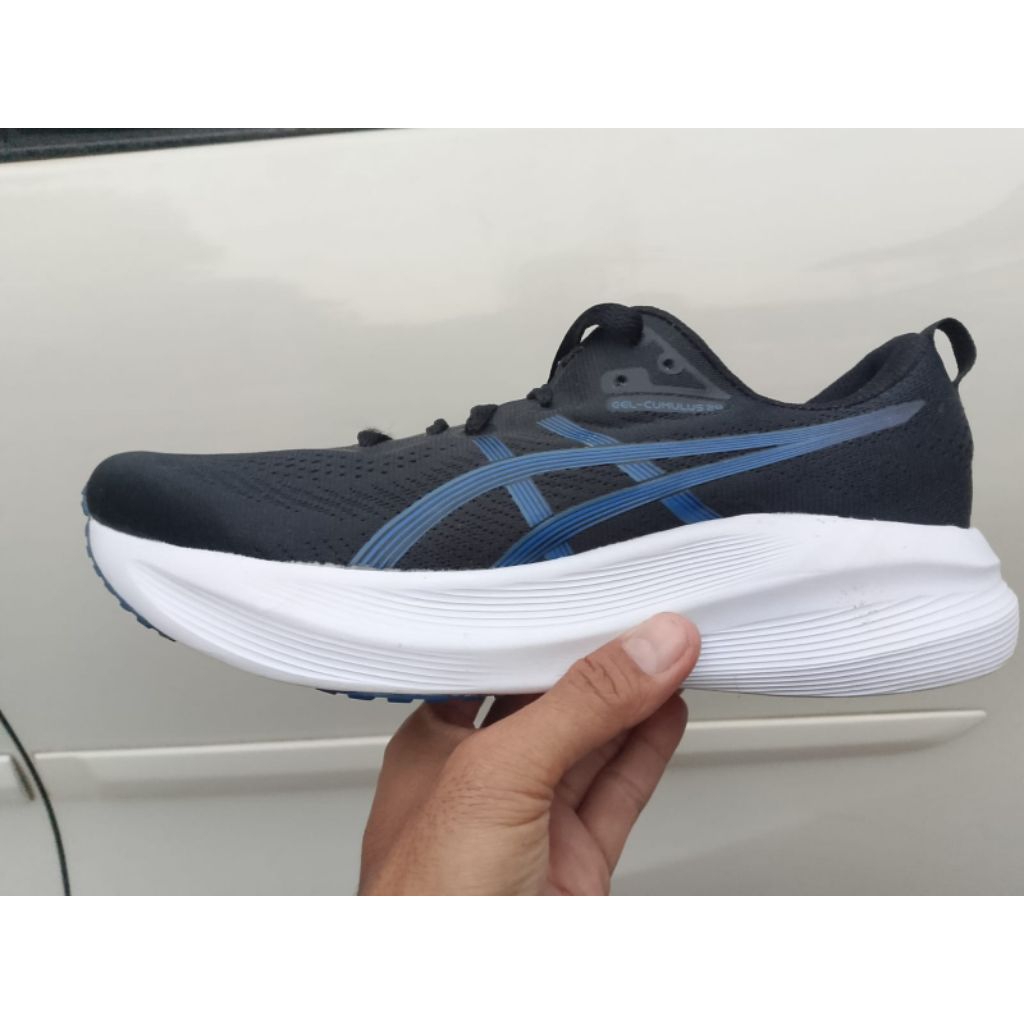 sepatu voli asics/sepatu running