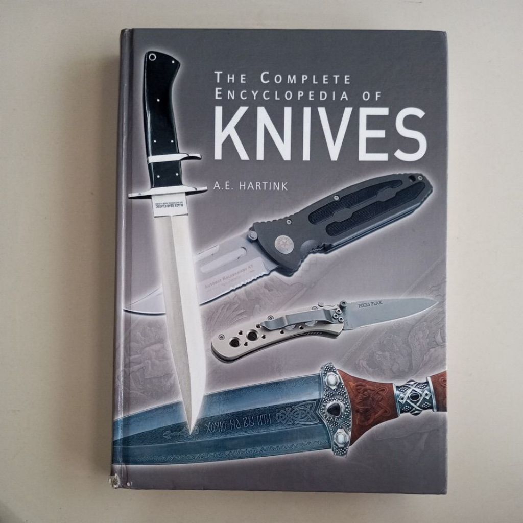 BUKU THE COMPLETE ENCYCLOPEDIA OF KNIVES BY A E HARTINK