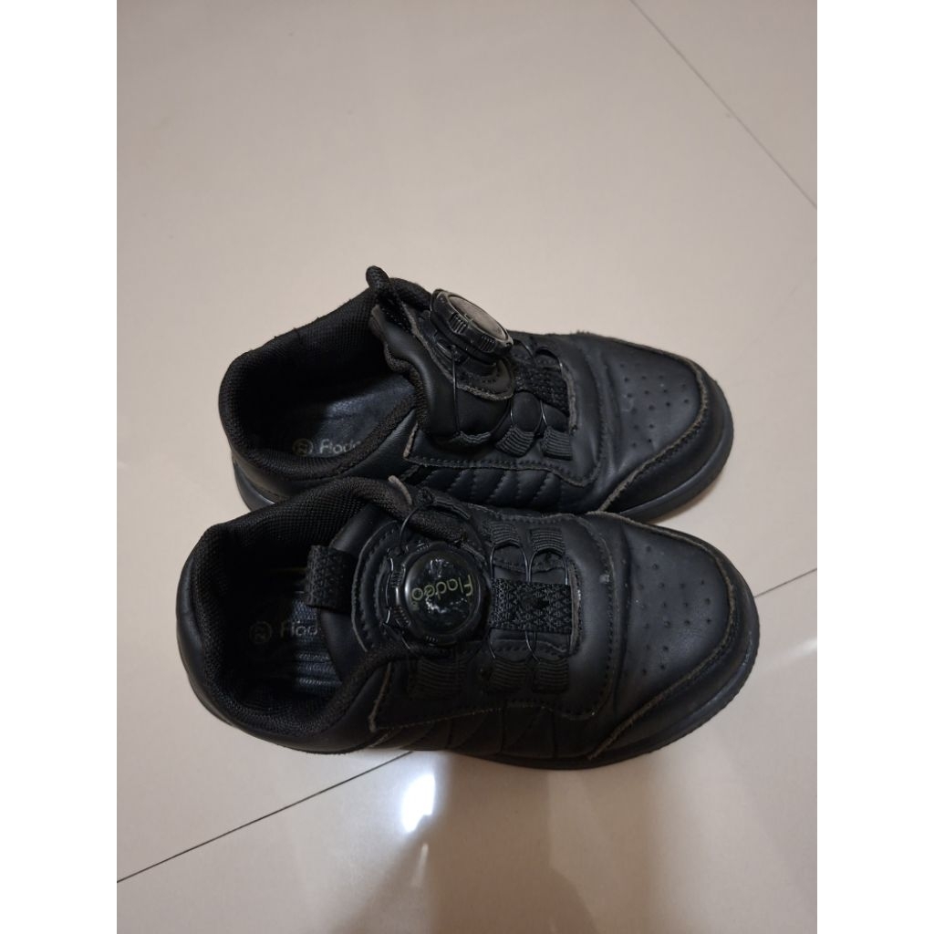 Preloved-Sepatu Fladeo Anak Laki-laki Original Size 27