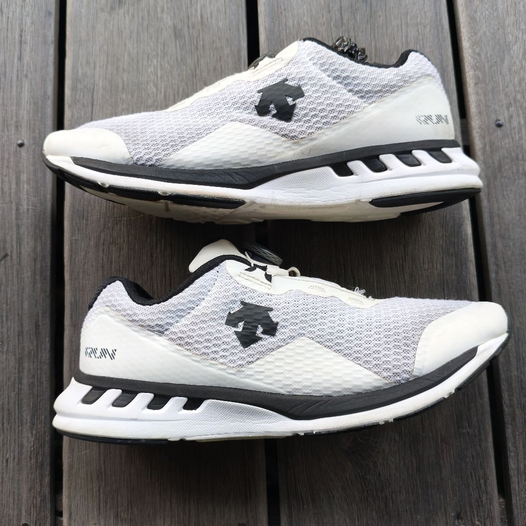 Sepatu running descente boa (second)