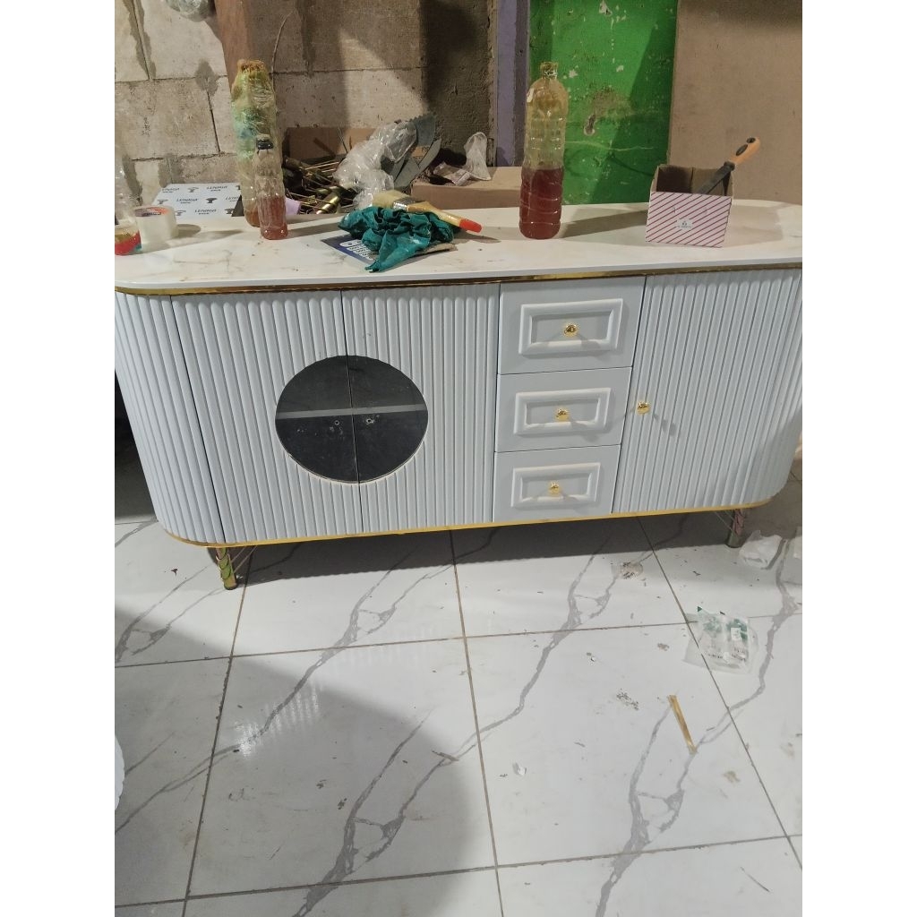 kabinet tv modrn pintu kaca
